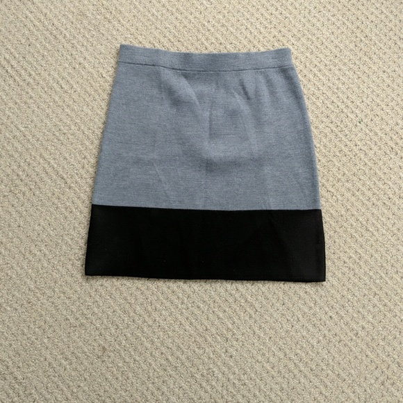 LOFT Dresses & Skirts - Loft Color Block Wool Blend Sweater Skirt